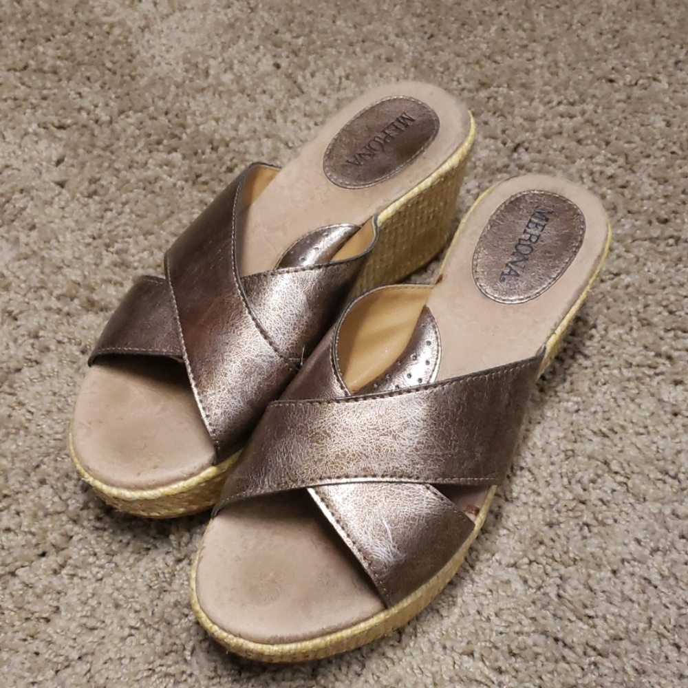Bronze wedges